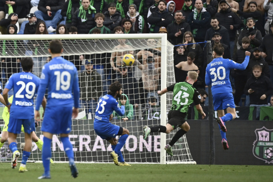 L’Empoli ha vinto il campionato italiano in casa del Sassuolo 3-2 e non ha perso per la sesta volta consecutiva