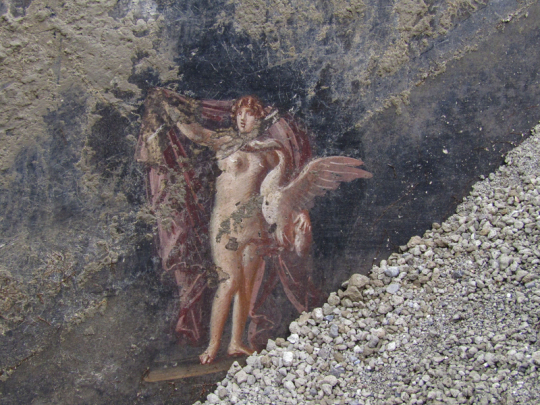 Při nových vykopávkách v Pompejích byly objeveny ohromující umělecké fresky
