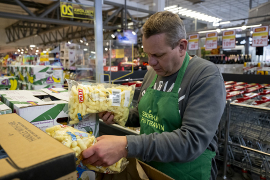 V potravinové sbírce v prodejnách darovali lidé 467 tun zboží