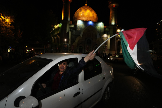 Západ by měl ocenit nedávnou zdrženlivost Íránu vůči Izraeli, míní Teherán