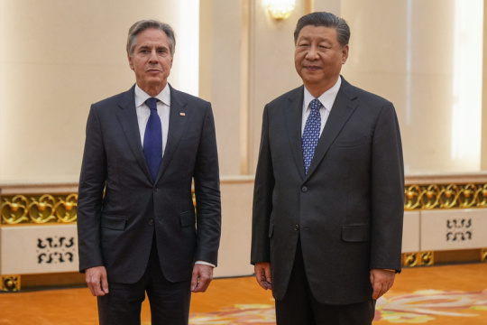 Spojené státy a Čína musí být partnery, řekl Si na setkání s Blinkenem
