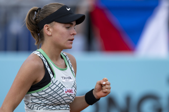 La joueuse de tennis Bejlek, 18 ans, est en huitièmes de finale à Madrid, Vondroušová a terminé