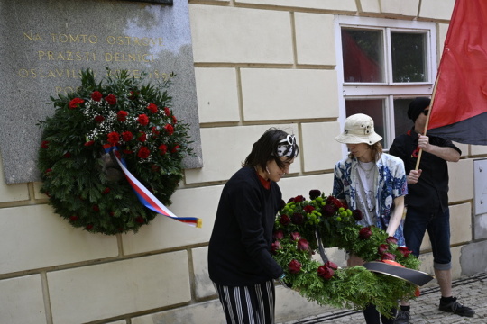 Anarchisté se vydali na prvomájový průvod centrem Prahy