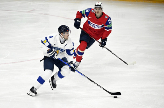 Finske ishockeyspillere slo Norge 4:1 i verdenscupen og vant for andre gang