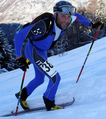 Italský skialpinista Guido Giacomelli během závodu Světového poháru ve Francii
