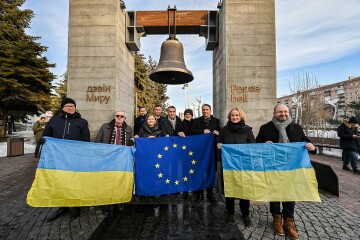 Členové parlamentní delegace během návštěvy Ukrajiny.