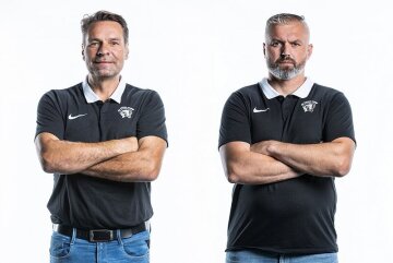 Hokejisty Plzně nově povedou hlavní trenér Petr Kořínek (vlevo) a jeho asistent František Bombic (vpravo).