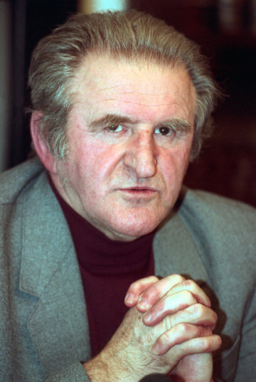 Ve věku 94 let zemřel 12. března 2023 historik Karel Kaplan (na snímku z 1. února 1996). Byl autorem mnoha vědeckých publikací, především k československým dějinám v letech 1945 až 1968.  