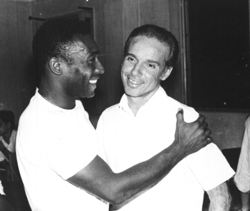 Brazilské fotbalové legendy Pelé (vlevo) a Mário Zagallo na snímku z března roku 1970. 