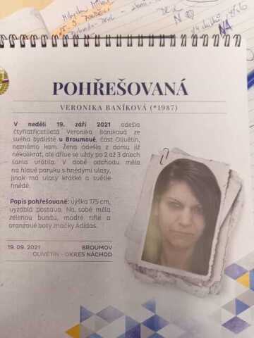 Desítky policistů na Brumovsku pátrají po pohřešované ženě, která před 2,5 lety zmizela, 10. dubna 2024. Je podezření,že se stala obětí trestného činu, řekla policie. 