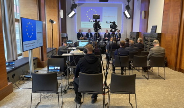 Panelist prvnho bloku diskuse v PressCentru TK: zleva Rober Kiml, Peter Michnik, Libue Bautzov, Pavel Juek a Petr Knap.